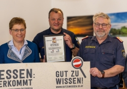 Rosemarie Ferstl Vizepräsidentin LKOÖ, Christian Jodlbauer, Revierinspektor und Küchenleiter Stellvertreter Justizanstalt Ried, Alfred Praml, Justizwachekommandant und Chefinspektor Justizanstalt Ried