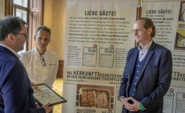 Norbert Walter, Präsident der Landwirtschaftskammer Wien, Andreas Mahl, Executive Chief Hotel Almanac, Generalmanager Frank Spielmeyer, Hotel Almanac 