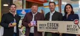 Milchbauer und Funktionär bei der Berglandmilch Christian Mittl, Landwirtschaftskammer-Präsident Nikolaus Berlakovich, Projektleiterin der LKÖ-Initiative „Gut zu wissen“ Katharina Tidl und Geschäftsführer der MGN bei NÖM AG Leopold Gruber – Doberer 