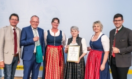Präsident Siegfried Huber, LK-Kärnten, Abt.V. DI Roland Pistol, Bildungszentrum Ehrental, Wirtschaftsleitung Huberta Wildpannert, WL-Stv. Ulrike Höffernig, Dir. Ing. Nicole Weissnegger, LHSt. Martin Gruber, Landesregierung Kärnten