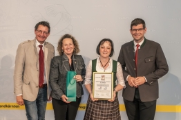 Präsident Siegfried Huber, LK-Kärnten, Abt.V. Ing. Gertrud Wastian, LFS Althofen, Wirtschaftsleiterin Christiane Walch, LFS Althofen, LHSt. Martin Gruber, Landesregierung Kärnten